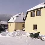 Leszczynowy Dworek Vakantieboerderij *