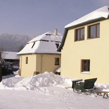 Leszczynowy Dworek Farmház *