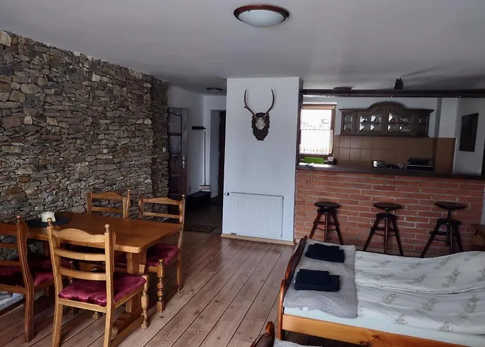 Leszczynowy Dworek Ponikwa (Lower Silesia)